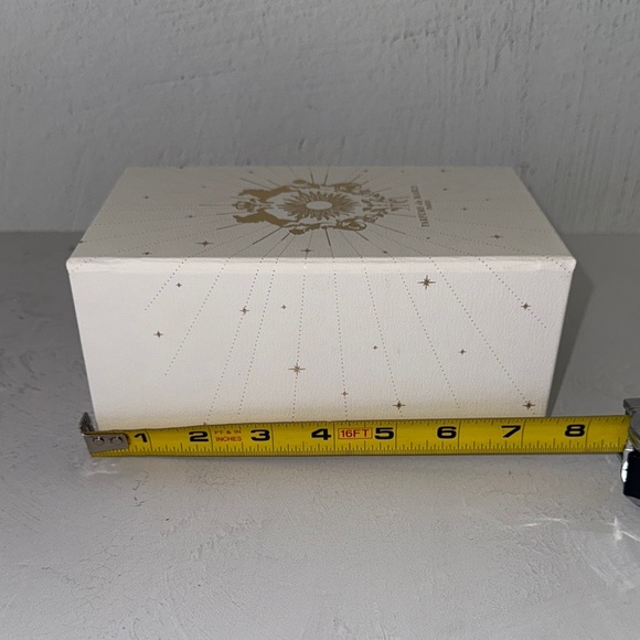 Parfums de Marly Paris storage Box - Picture 10 of 13